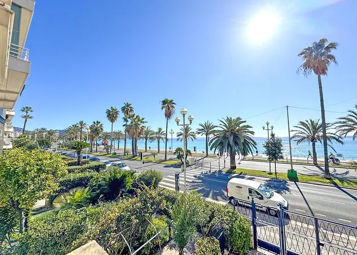Promenade Holiday - Suffren Beach